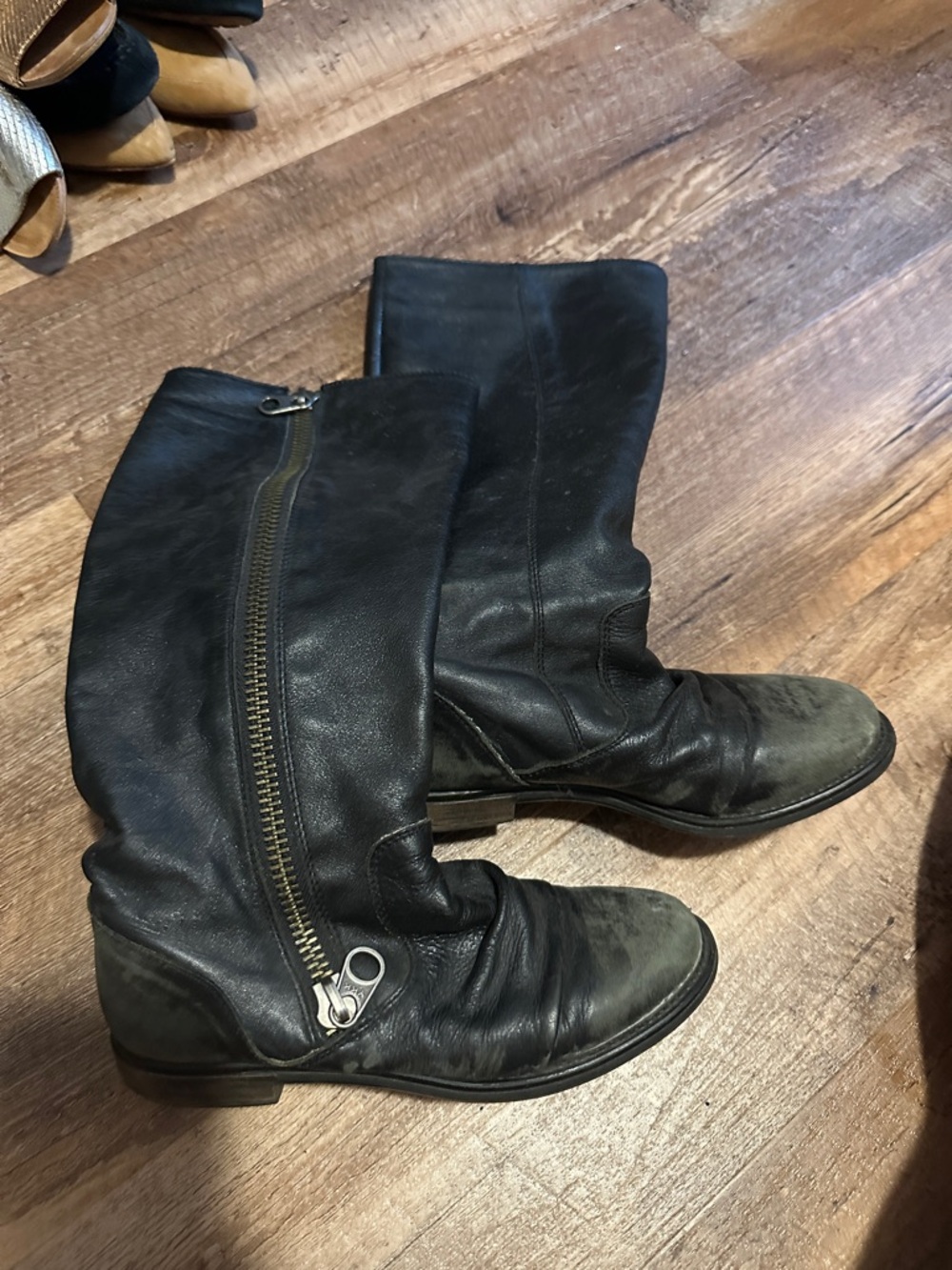 Steve Madden Black destroyed style Women's Leather Zip Boots